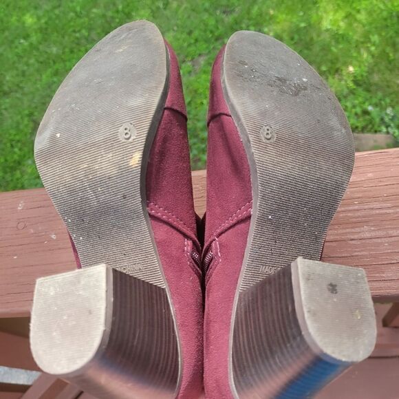 GAP Women's Burgundy Faux Suede Side Zip Stacked Heel Ankle Bootie Size 8 - Picture 5 of 10